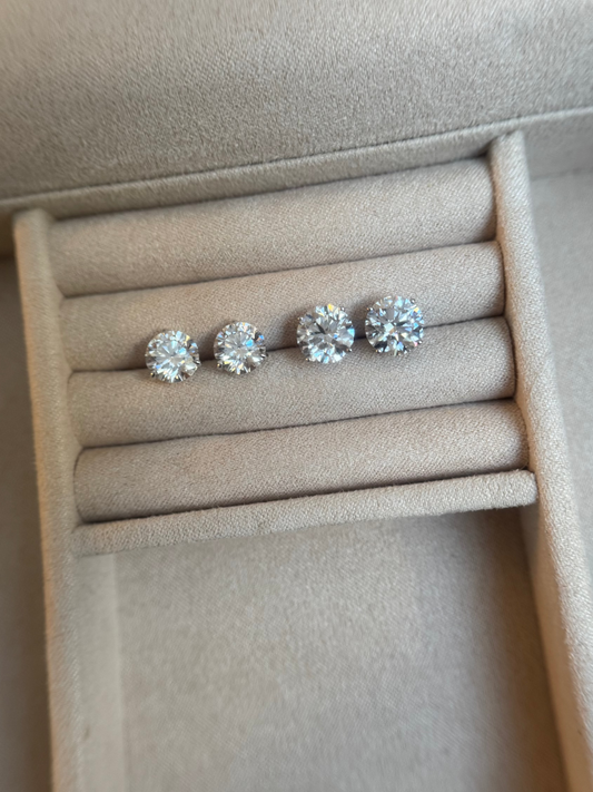 The Round Diamond Studs