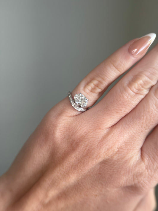 The Pavé Curve Ring