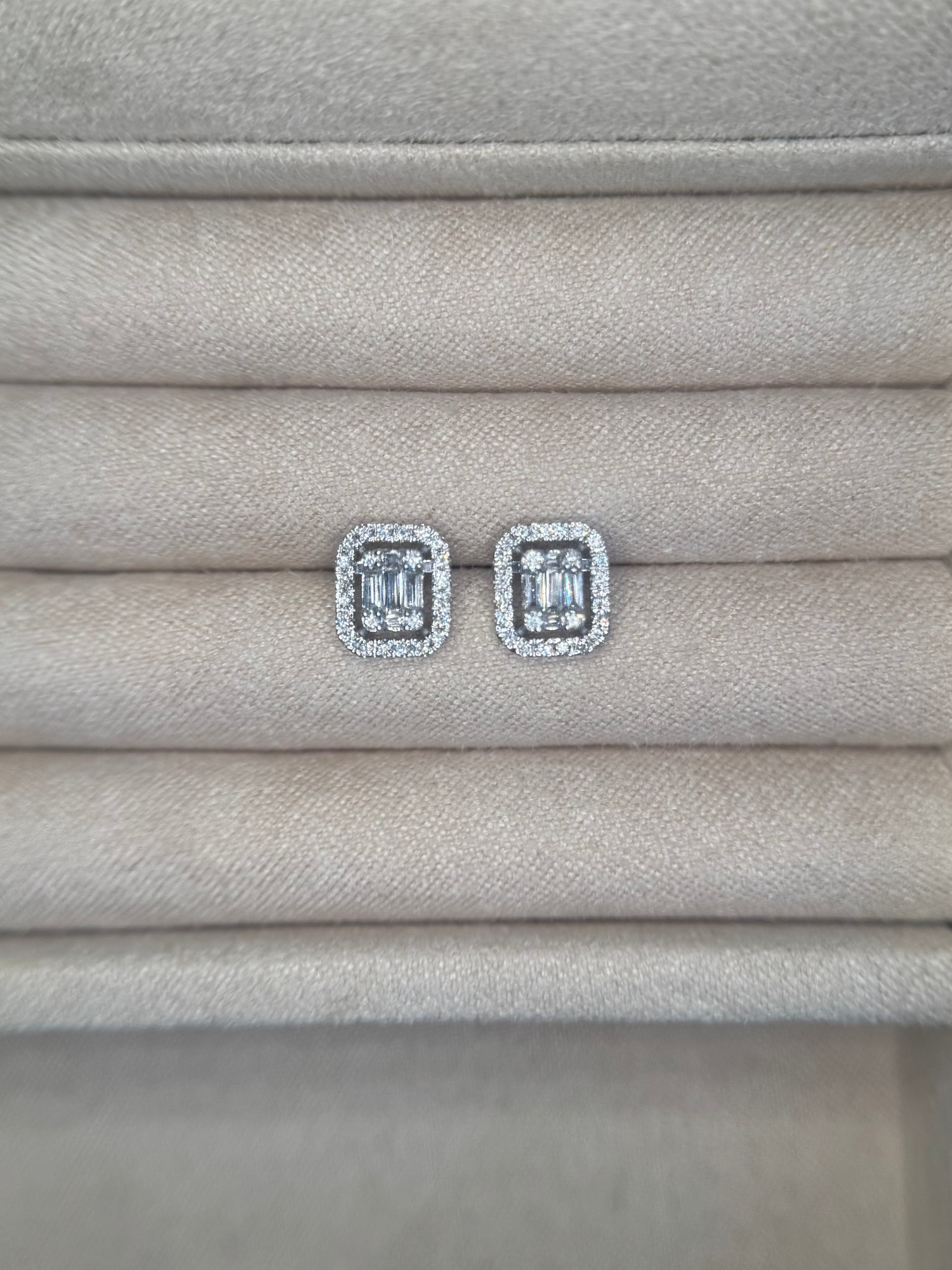 The Emerald Illusion Set Earrings