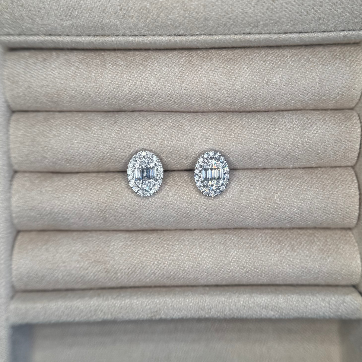 The Oval Illusion Set Earrings