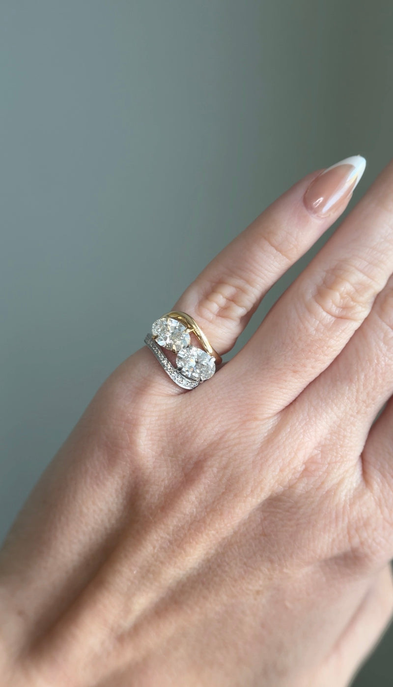 The Pavé Curve Ring